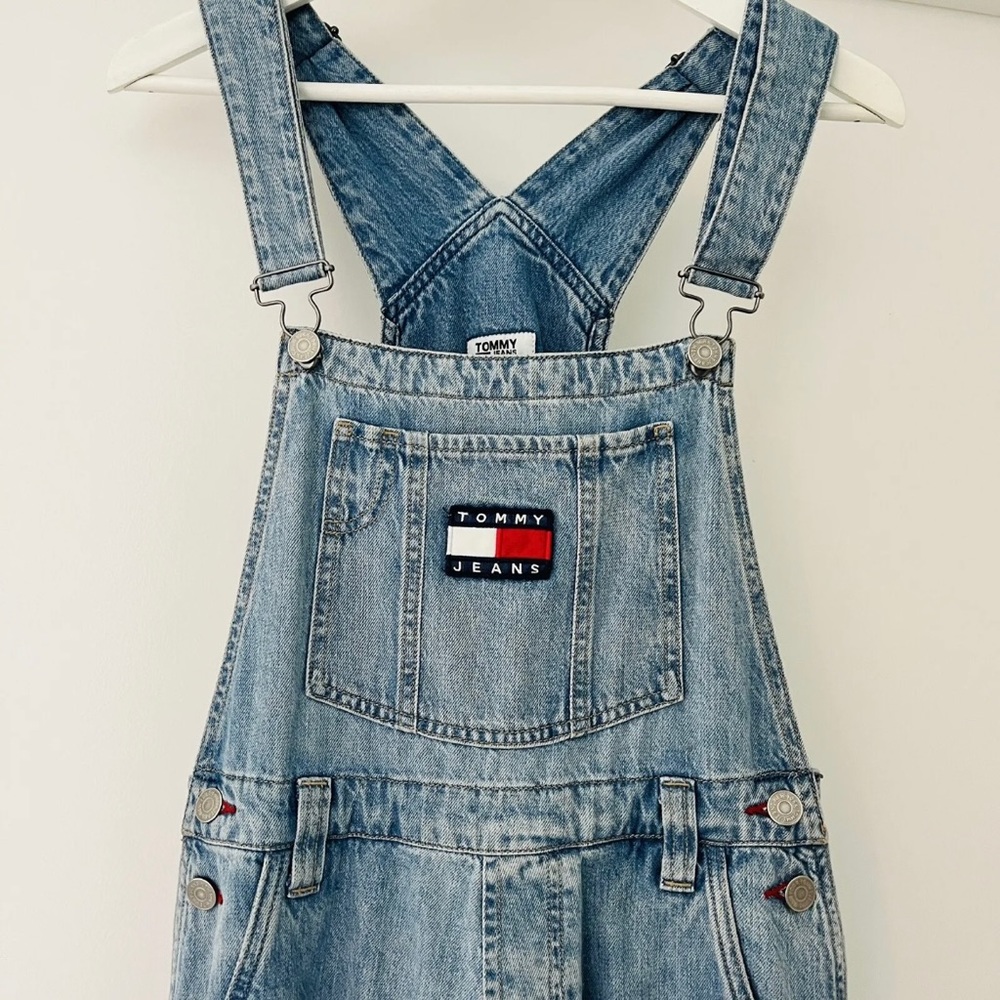 TOMMY HILFIGER NEW 28W/30L Soft Denim Dungarees With Logo Branding - Never Worn